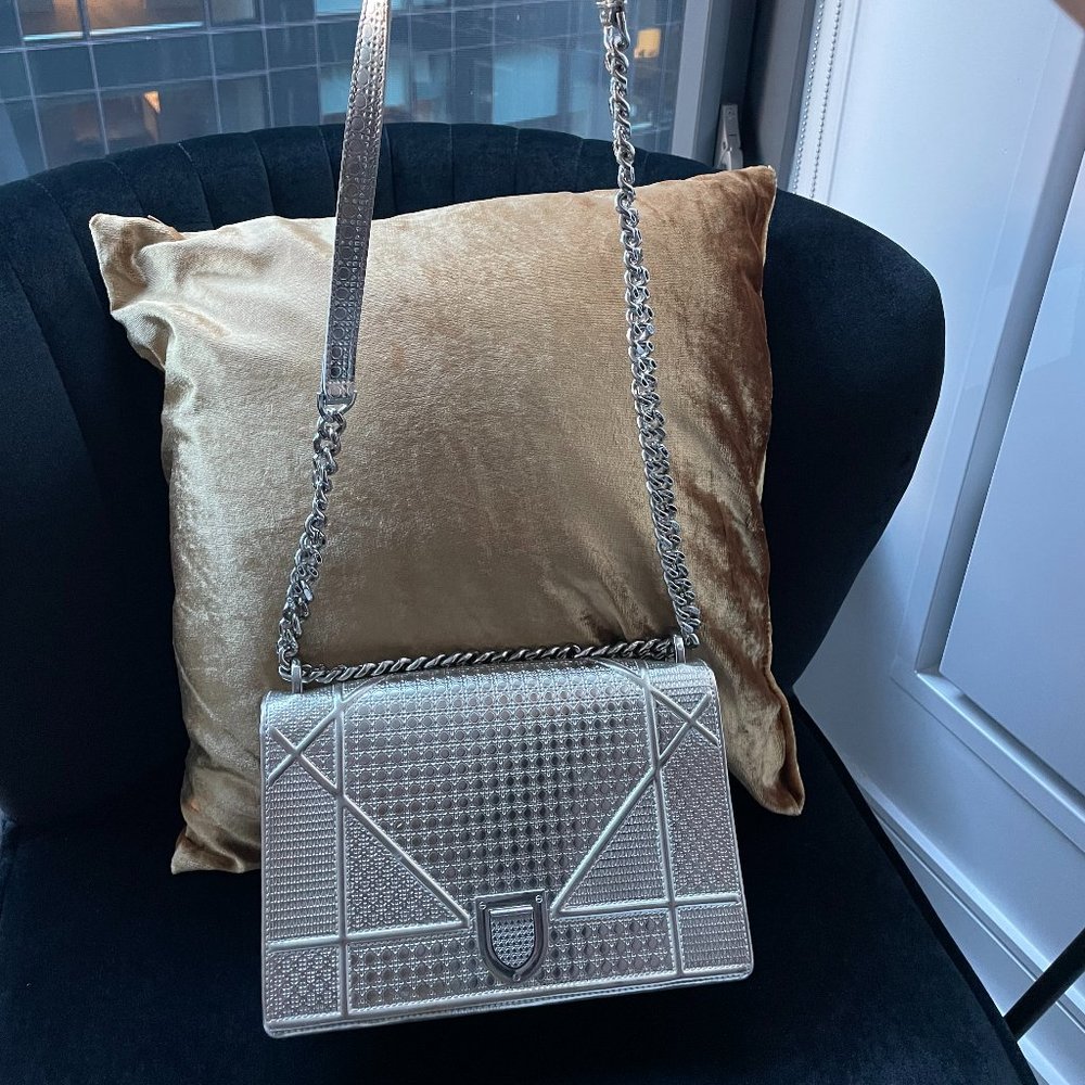 Flap Metallic Christian Diorama Silver Calfskin Leather Shoulder Bag